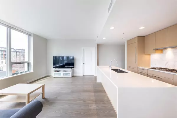 Vancouver, BC V6S 0L3,3533 Ross DR #610