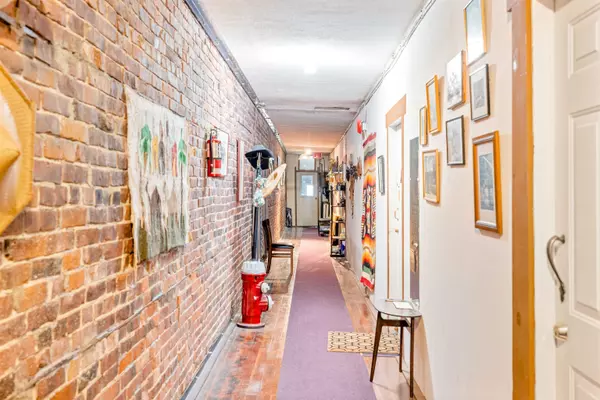 Vancouver, BC V6Z 1L8,1130 Granville ST