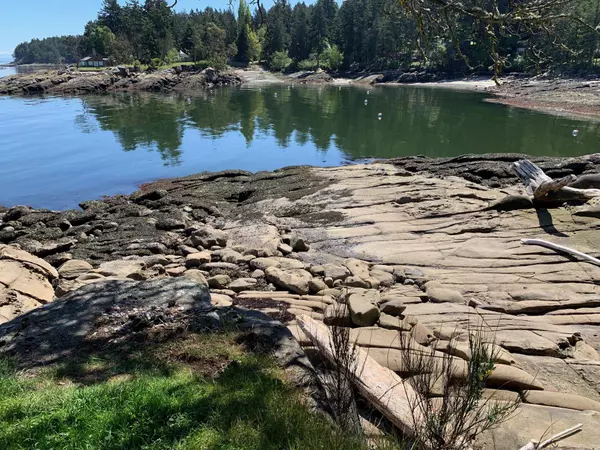 Mayne Island, BC V0N 2J1,581 Bayview DR