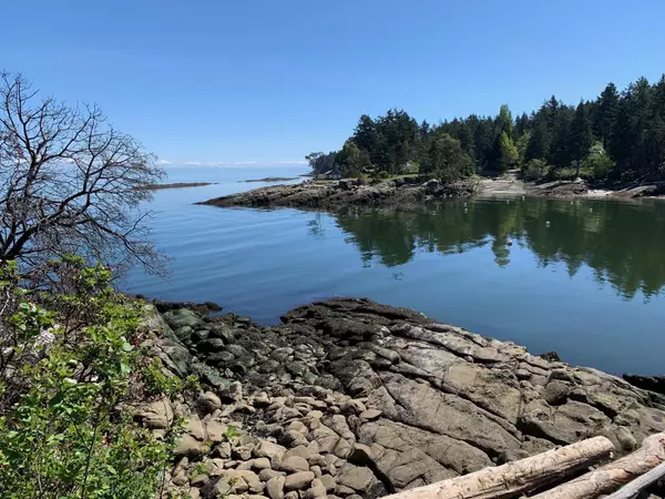 Mayne Island, BC V0N 2J1,581 Bayview DR