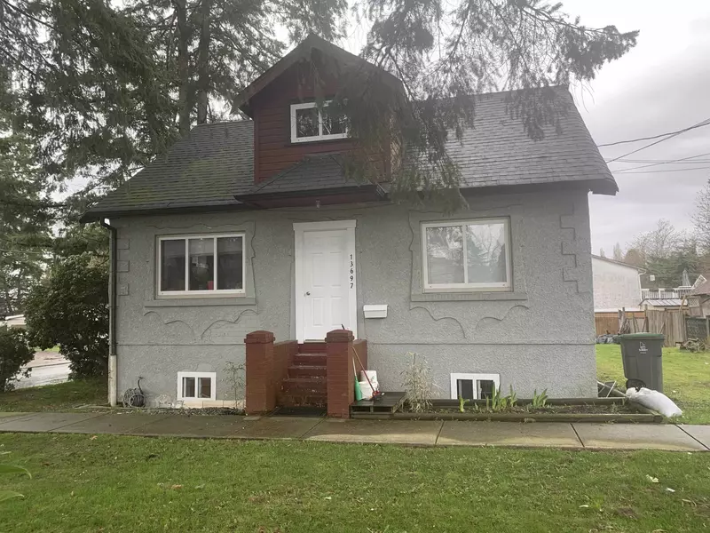 13697 Grosvenor RD, Surrey, BC V3R 5E3