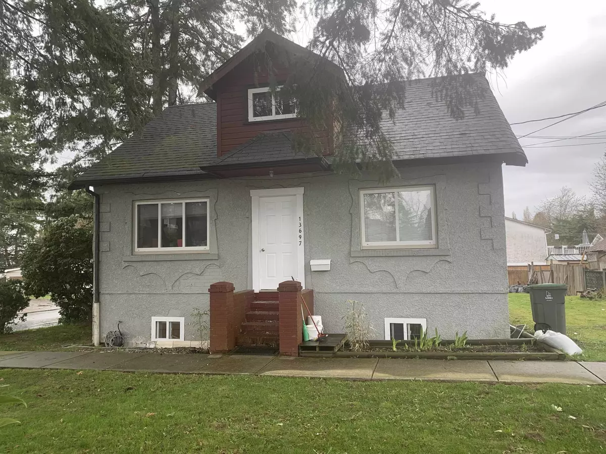 Surrey, BC V3R 5E3,13697 Grosvenor RD