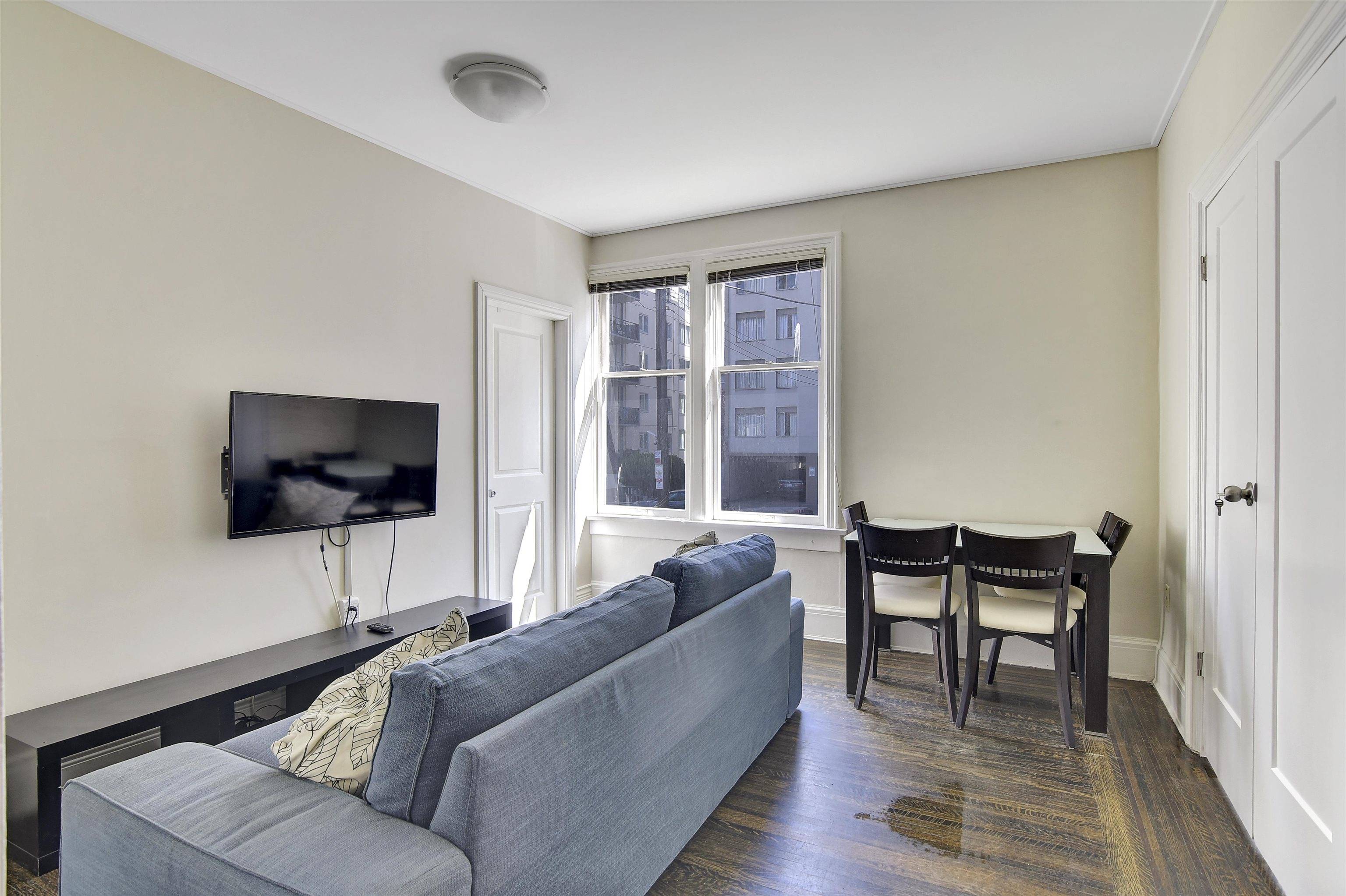Vancouver, BC V6E 2B5,935 Jervis Street #6