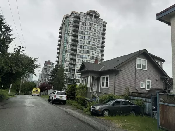 New Westminster, BC V3M 3W8,124 Mcinnes ST
