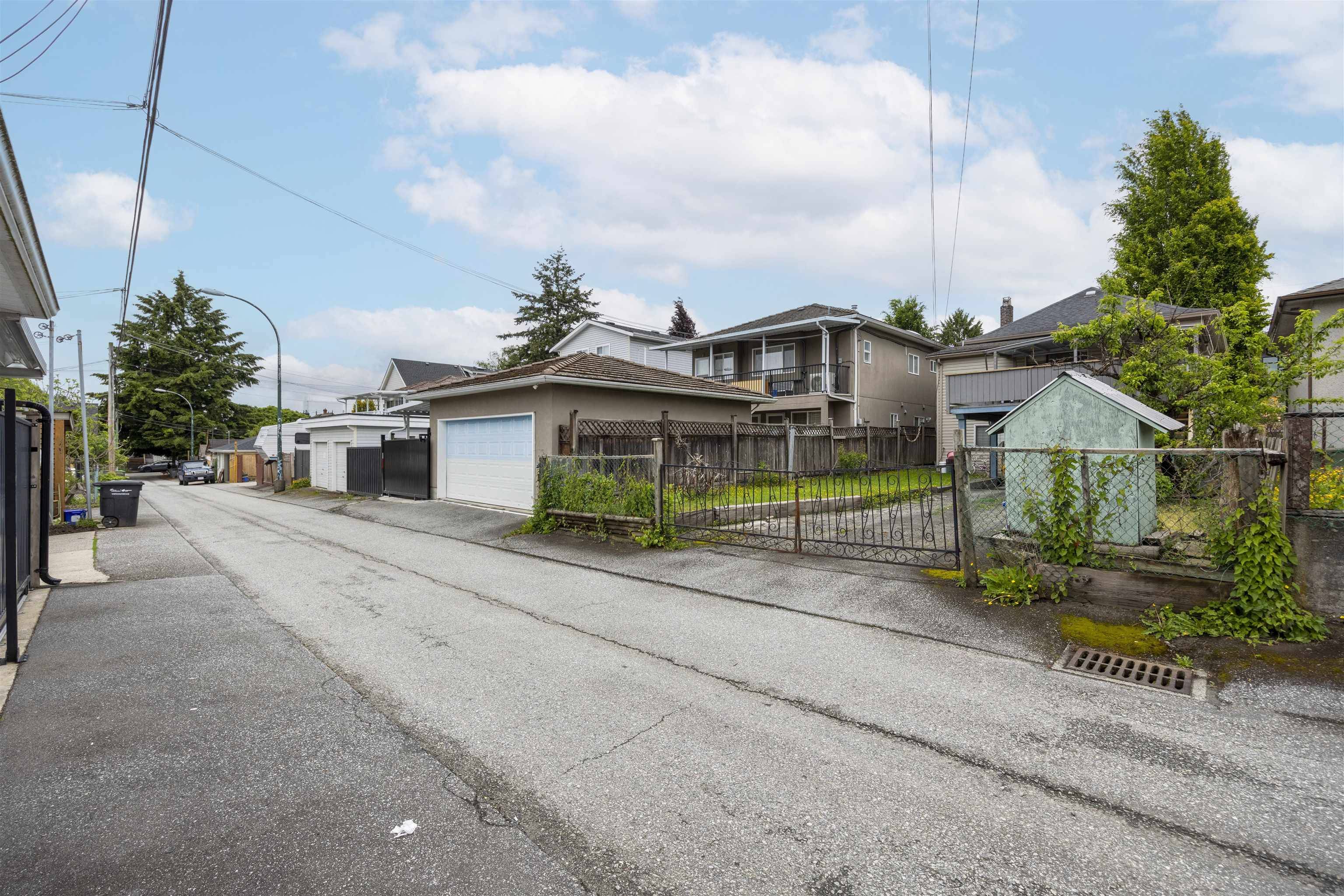 4005 Alice ST Vancouver, BC V5N 4J6