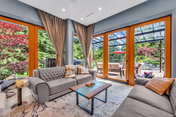 West Vancouver, BC V7S 1M1,340 Southborough DR