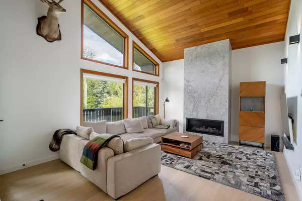 Whistler, BC V8E 0E3,7206 Fitzsimmons Road North