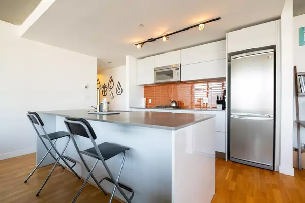 108 W Cordova ST #1209 Vancouver, BC V6B 0G5