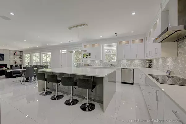Surrey, BC V3V 6E4,9093 Buchanan PL