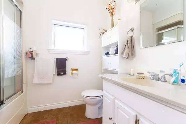 Squamish, BC V8B 0A5,38373 Buckley AVE