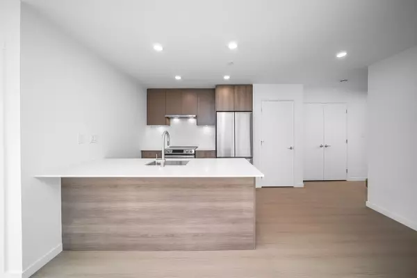 13968 Laurel DR #520 Surrey, BC V3T 0S9