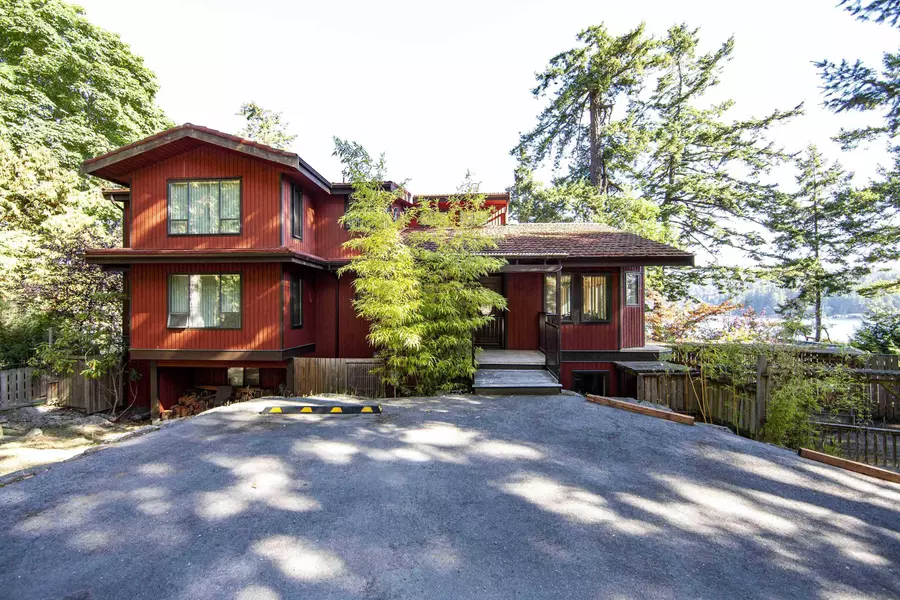 7911 Bedwell DR, Pender Island, BC V0N 2M2