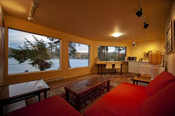 7911 Bedwell DR Pender Island, BC V0N 2M2