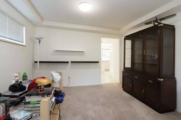 Coquitlam, BC V3E 3B3,1642 Plateau CRES