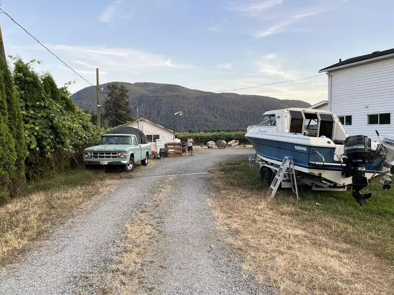 39582 Lougheed HWY, Mission, BC V0M 1G0