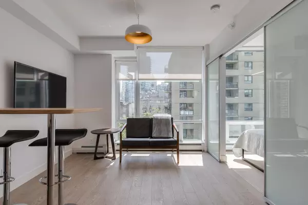1283 Howe Street #906, Vancouver, BC V6Z 0E3