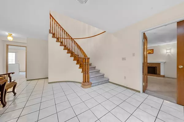 Richmond, BC V6Y 1M1,8020 General Currie RD