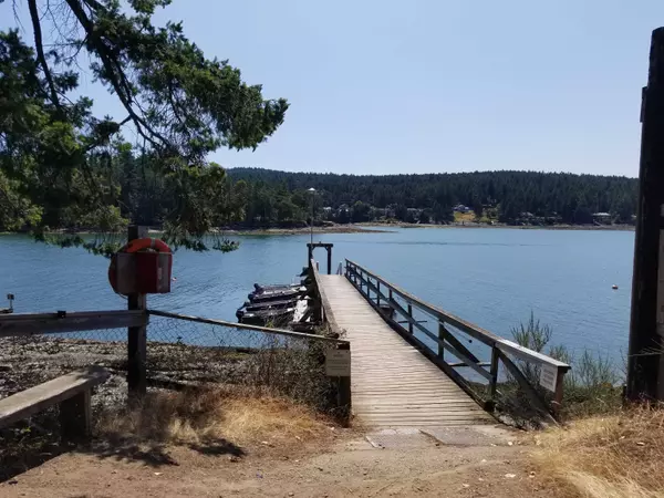 620 Simpson CRES Galiano Island, BC V8B 0G2