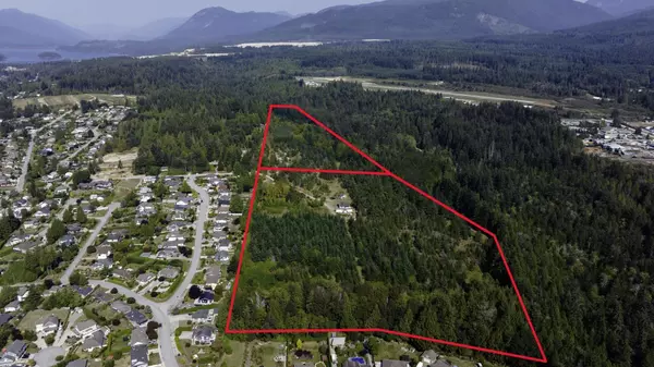 4860 Skylark RD, Sechelt, BC V7Z 0G4