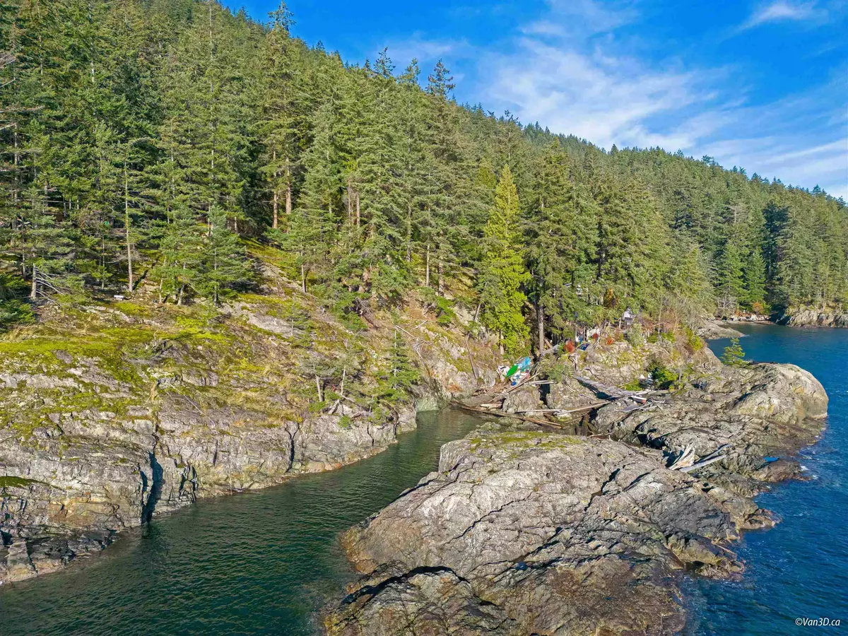 Bowen Island, BC V0N 1G2,381 Waterfront