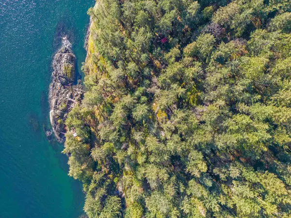 Bowen Island, BC V0N 1G2,381 Waterfront