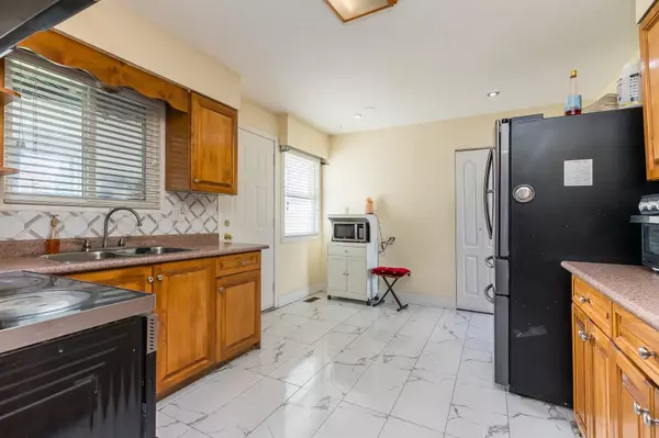 Abbotsford, BC V2T 3X1,32698 Pandora AVE