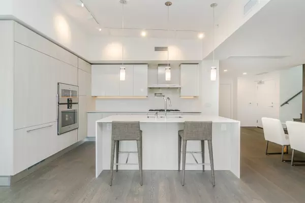 Vancouver, BC V5X 1X4,477 W 59th AVE #602