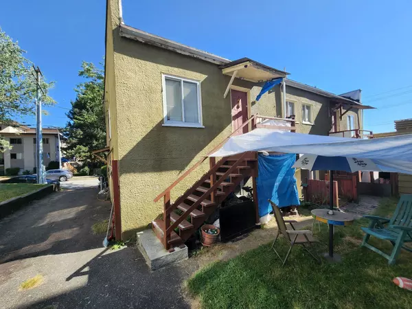 New Westminster, BC V3M 2M8,1121 Hamilton ST