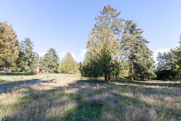 510 Dalton DR Mayne Island, BC V0N 2J2