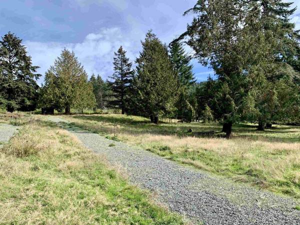 510 Dalton DR, Mayne Island, BC V0N 2J2