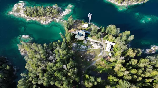 4355 Blind Bay Shoreline Nelson Island, BC V0N 1N0