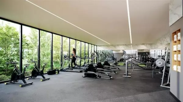 Surrey, BC V0V 0V0,10333 133 ST #304