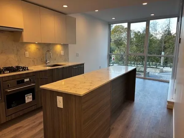 Surrey, BC V0V 0V0,10333 133 ST #304