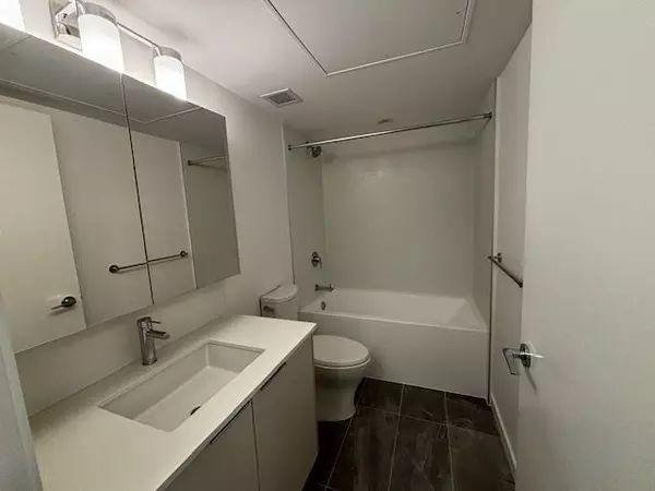 Surrey, BC V0V 0V0,10333 133 ST #304