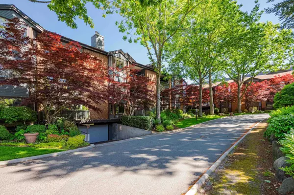 Surrey, BC V4A 8Y6,15300 17 AVE #102