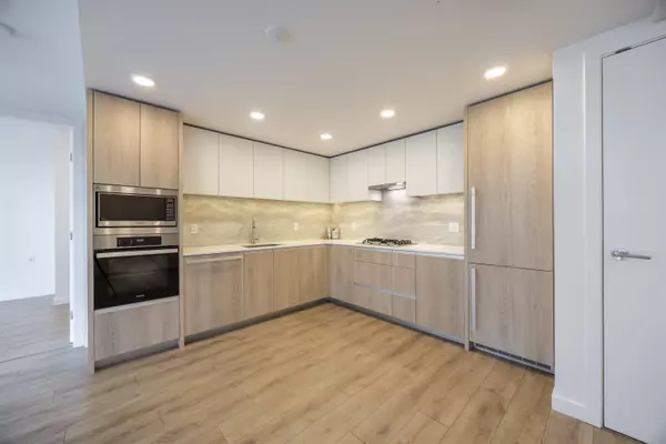 Richmond, BC V6Y 0M4,6655 Buswell ST #419