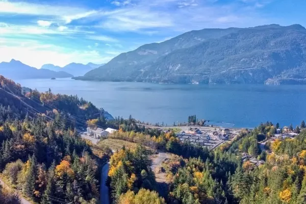 1017 Copper DR Britannia Beach, BC V8B 1J2