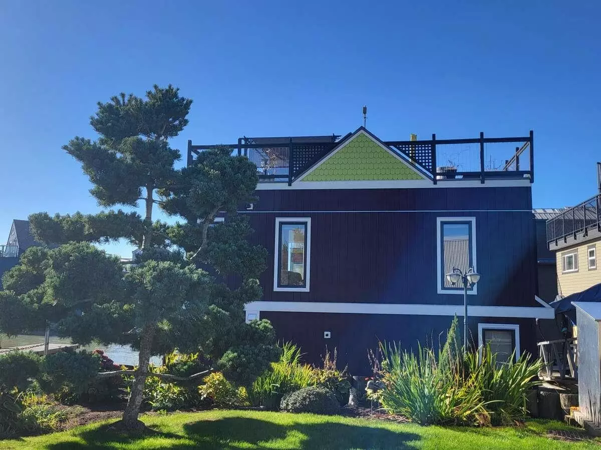 Delta, BC V4K 5E9,3473 W River RD #1