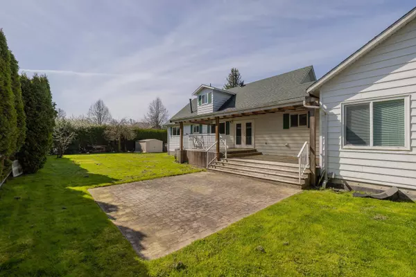 Langley, BC V2Z 1L5,4458 Benz CRES