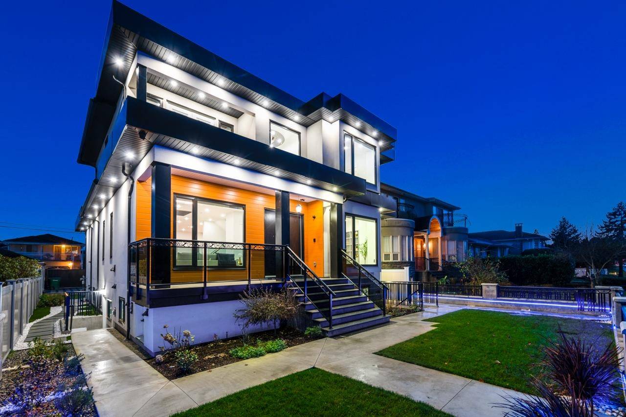 Burnaby, BC V5G 1W6,3784 Forest ST