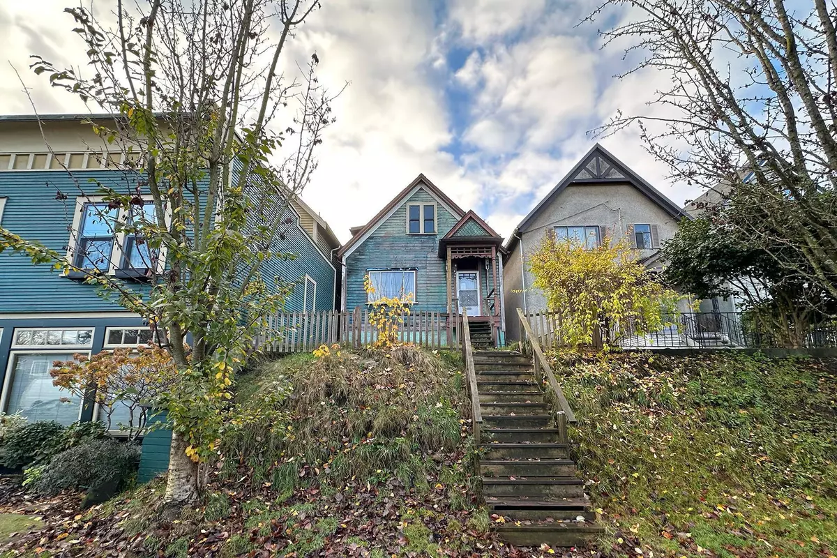 Vancouver, BC V6A 2B9,650 Union ST