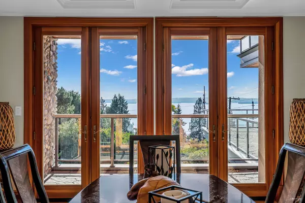 West Vancouver, BC V7V 2L4,3285 Dickinson CRES
