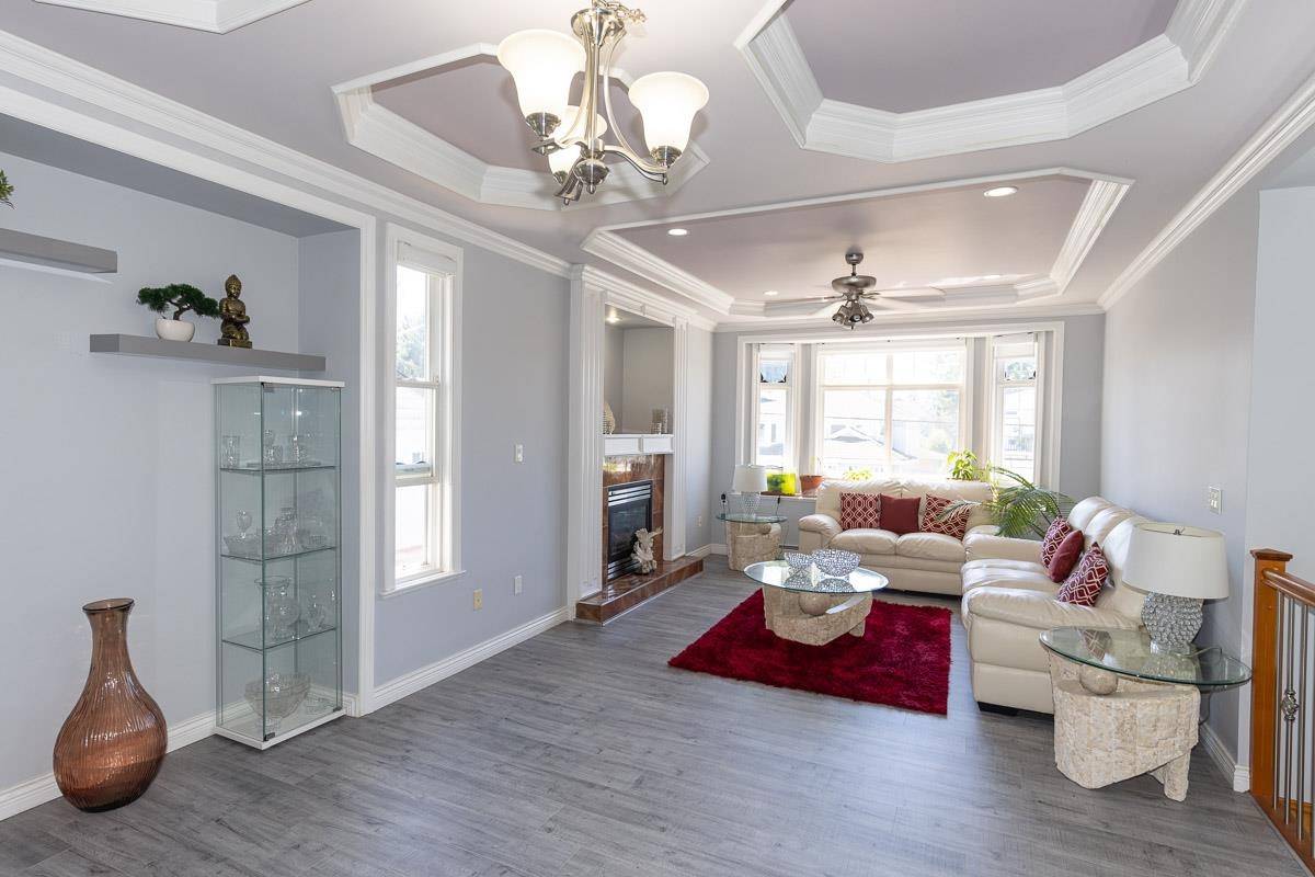 Surrey, BC V3R 5M1,13869 Brentwood CRES
