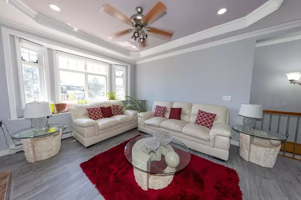 Surrey, BC V3R 5M1,13869 Brentwood CRES