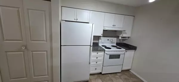 Surrey, BC V3W 2M7,12769 72 AVE #208