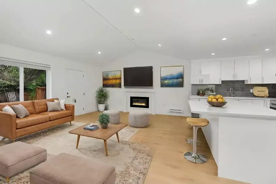 7477 Martin PL, Mission, BC V2V 3K6