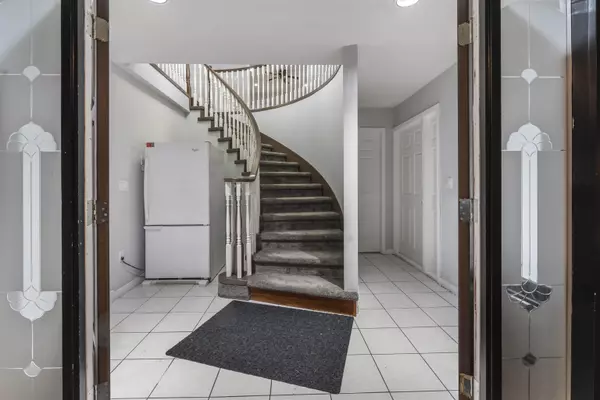 Surrey, BC V3W 9P4,12833 65 AVE