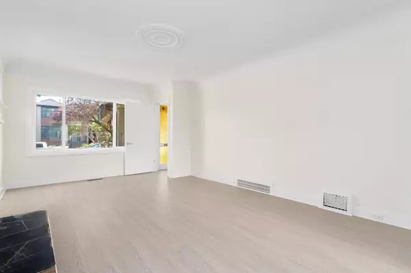 Vancouver, BC V6S 1E9,3727 W 20th AVE