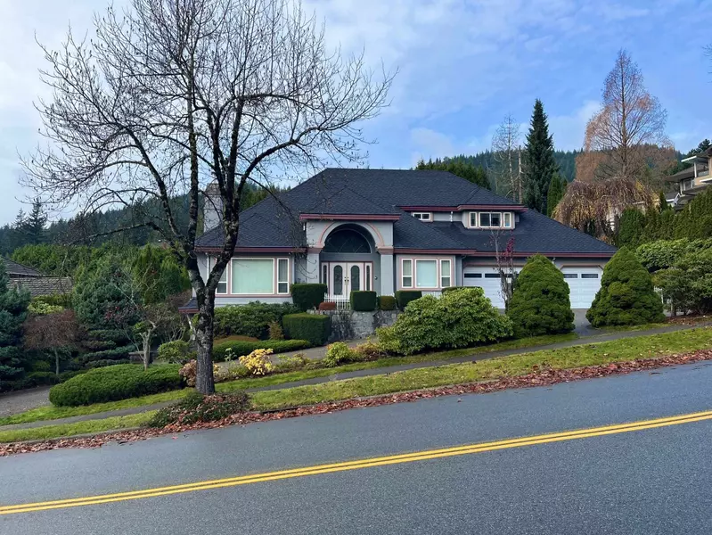 3022 Plateau BLVD, Coquitlam, BC V3E 2W7