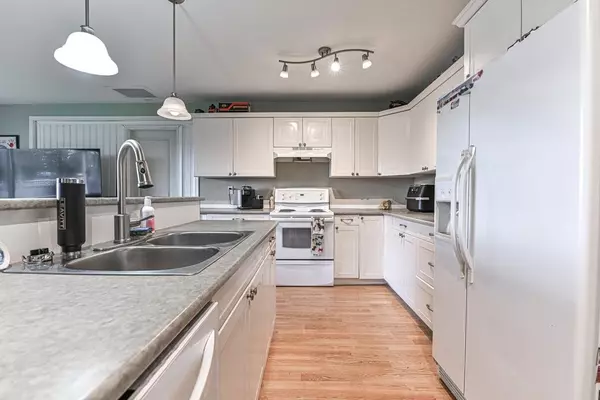 2561 Ross RD Abbotsford, BC V4X 1J3